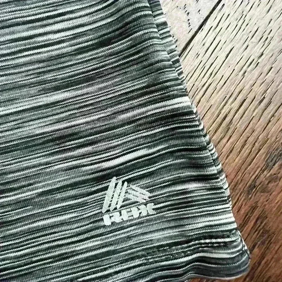 RBX Performance Women’s Athletic Striped Gym Hiking TShirt Black Gorpcore Large - Picture 3 of 5